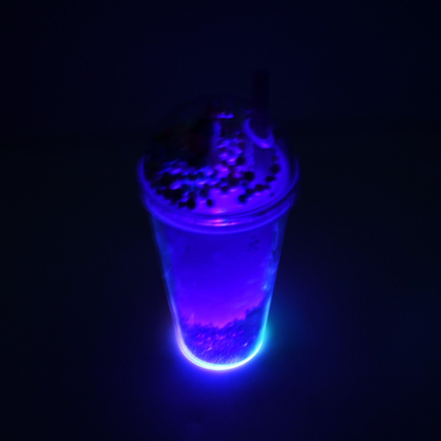 Sipper bottle with straw and LED light, double wall for kids Sipper bottle with straw and LED light, double wall for kids